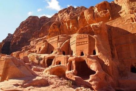 Discover the Wonders of the Pyramids – A Journey Through Ancient Egypt