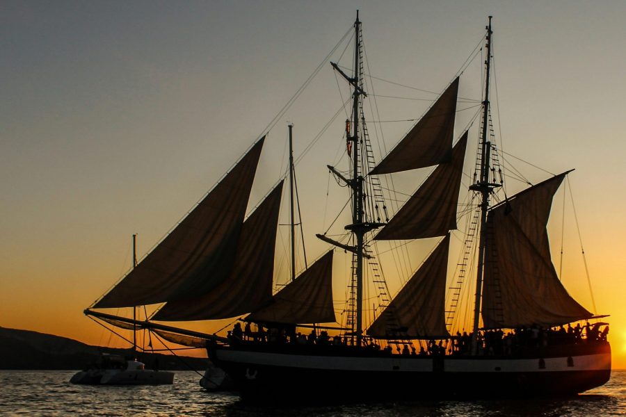 8- Pirates Boat